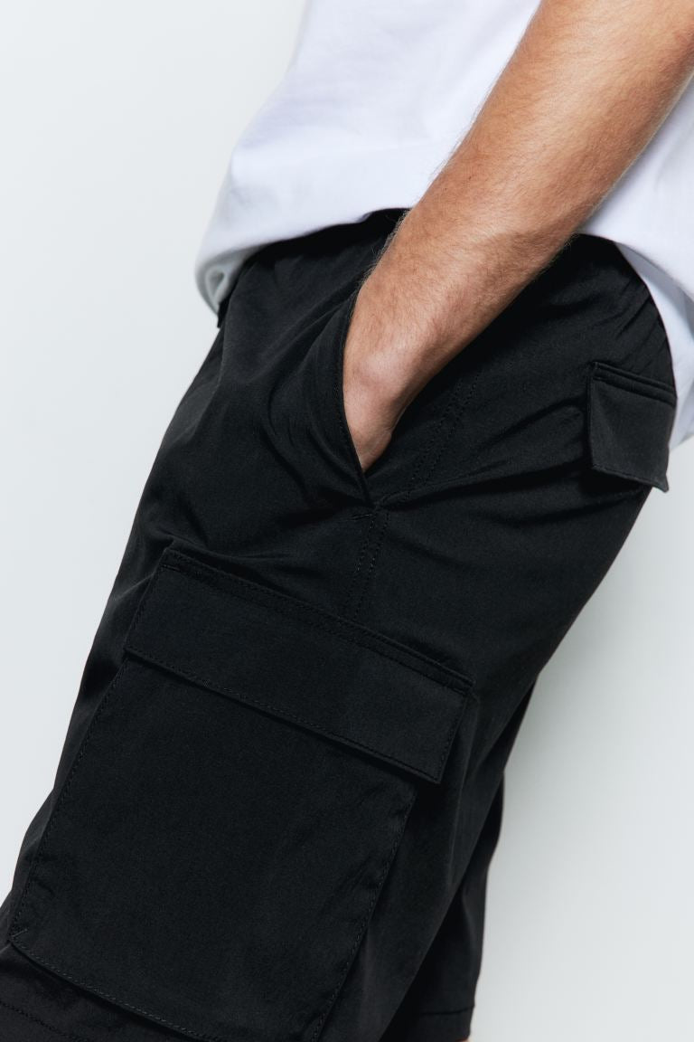 Regular Fit Nylon cargo shorts -black-1062247001