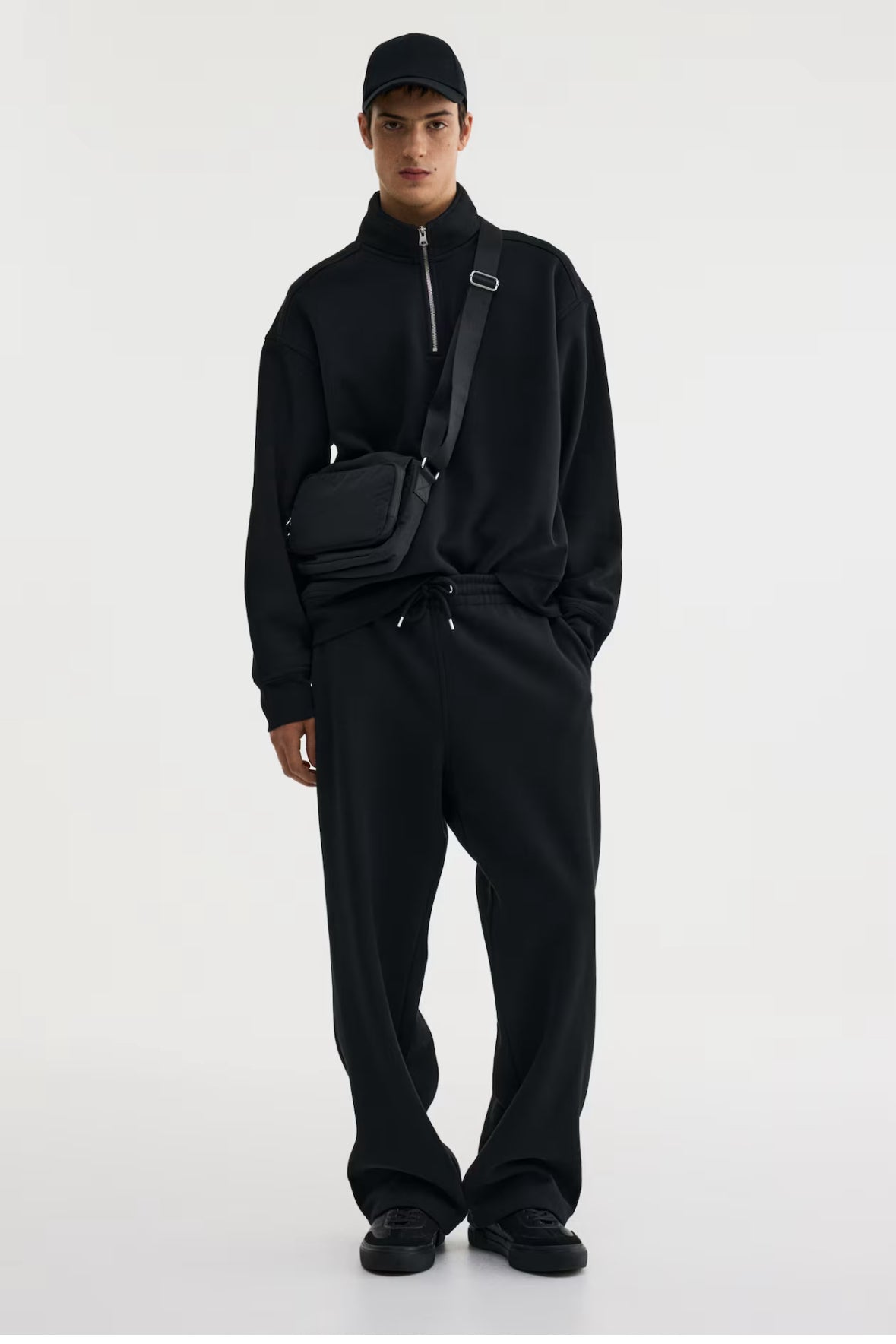 Loose Fit Sweatpants-Black-1302372001