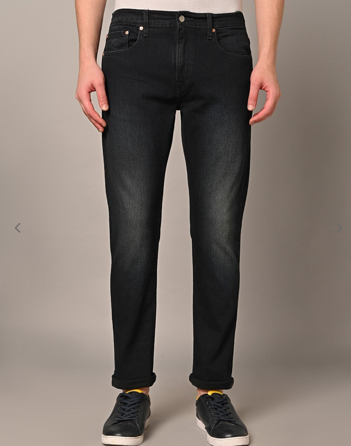 512 Lightly Washed Slim Tapered Jeans -36087-0671