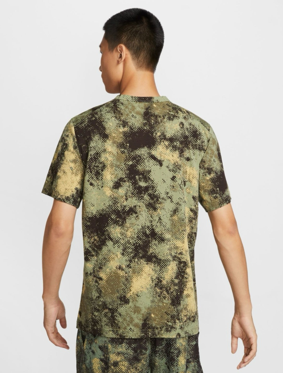 Nike Men solid Round Neck Polyester Green T-Shirts-fz0737-386