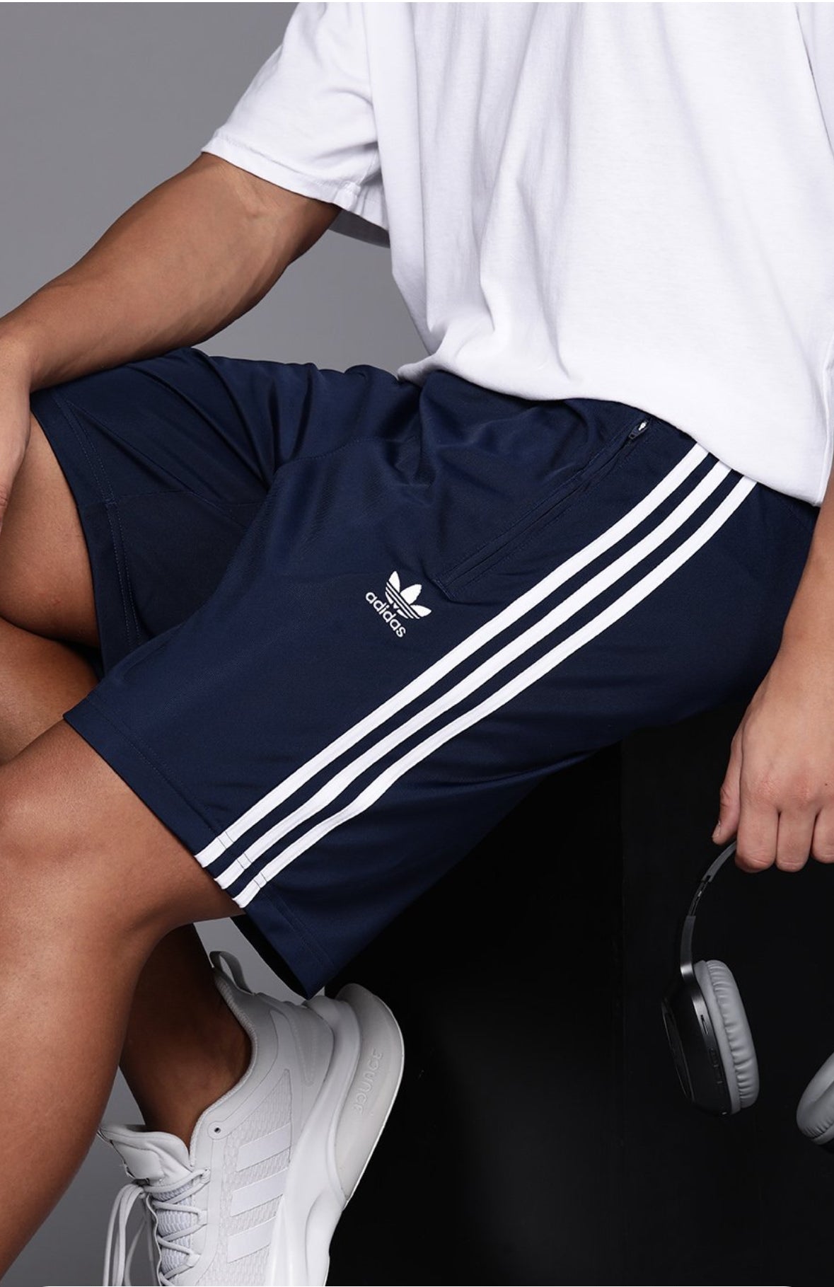 Men Striped Adicolor Firebird shorts-im9422