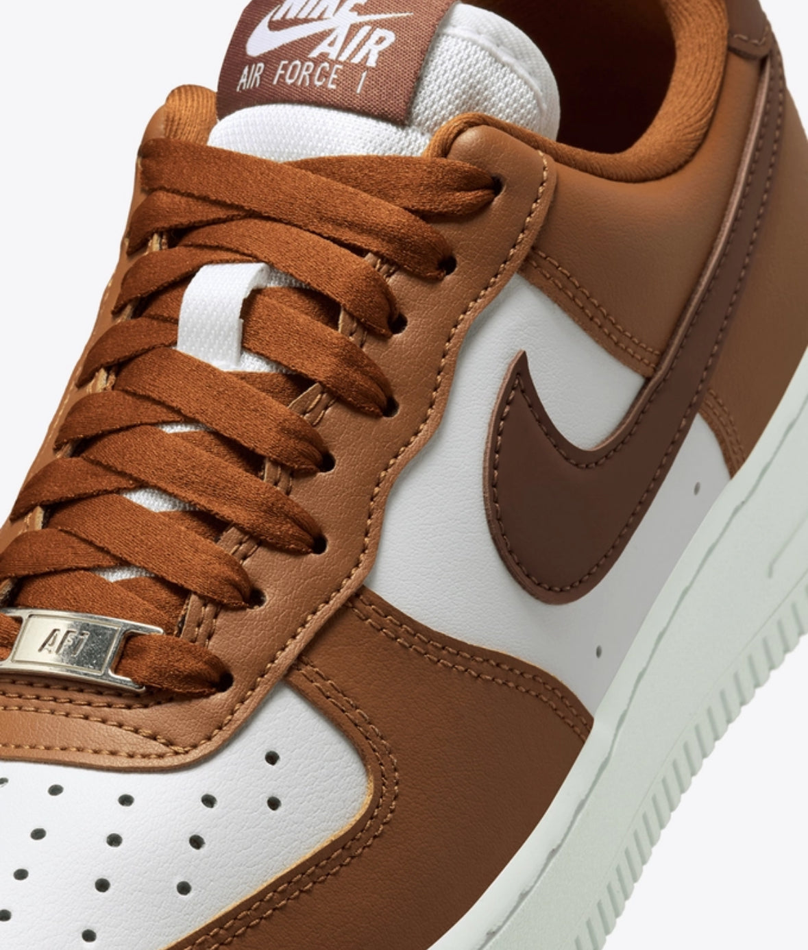 NIKE AIR FORCE 1 '07
HAZELNUT/FAUNA BROWN-WHITE -IM6364200