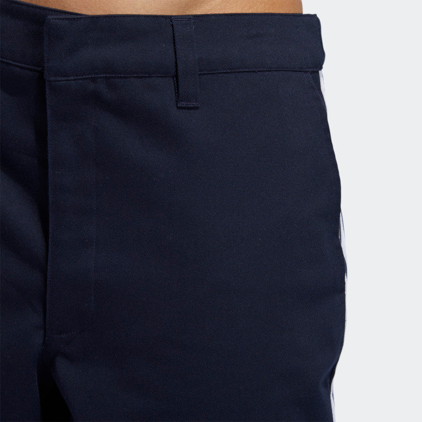 CHINO SHORTS Legend Ink / White-EC7299