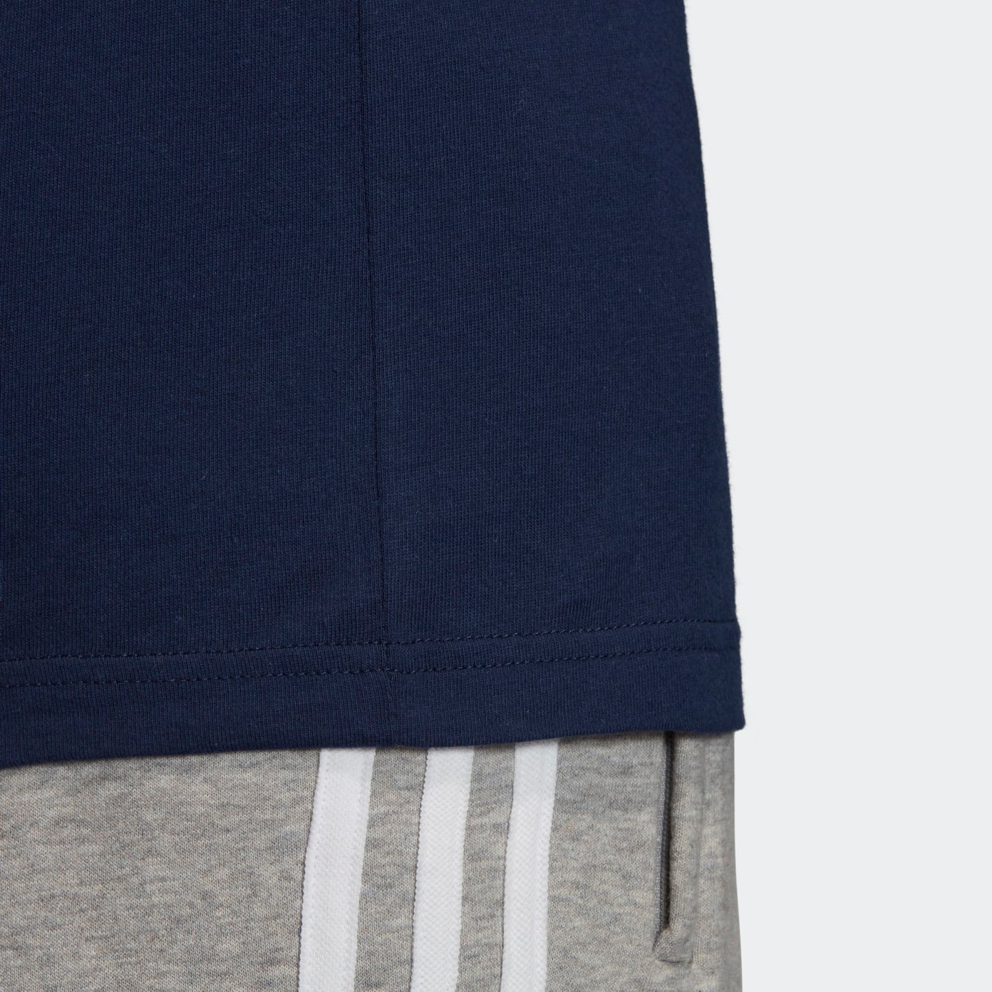 OUTLINE TREFOIL TEE Night Indigo-FM3923