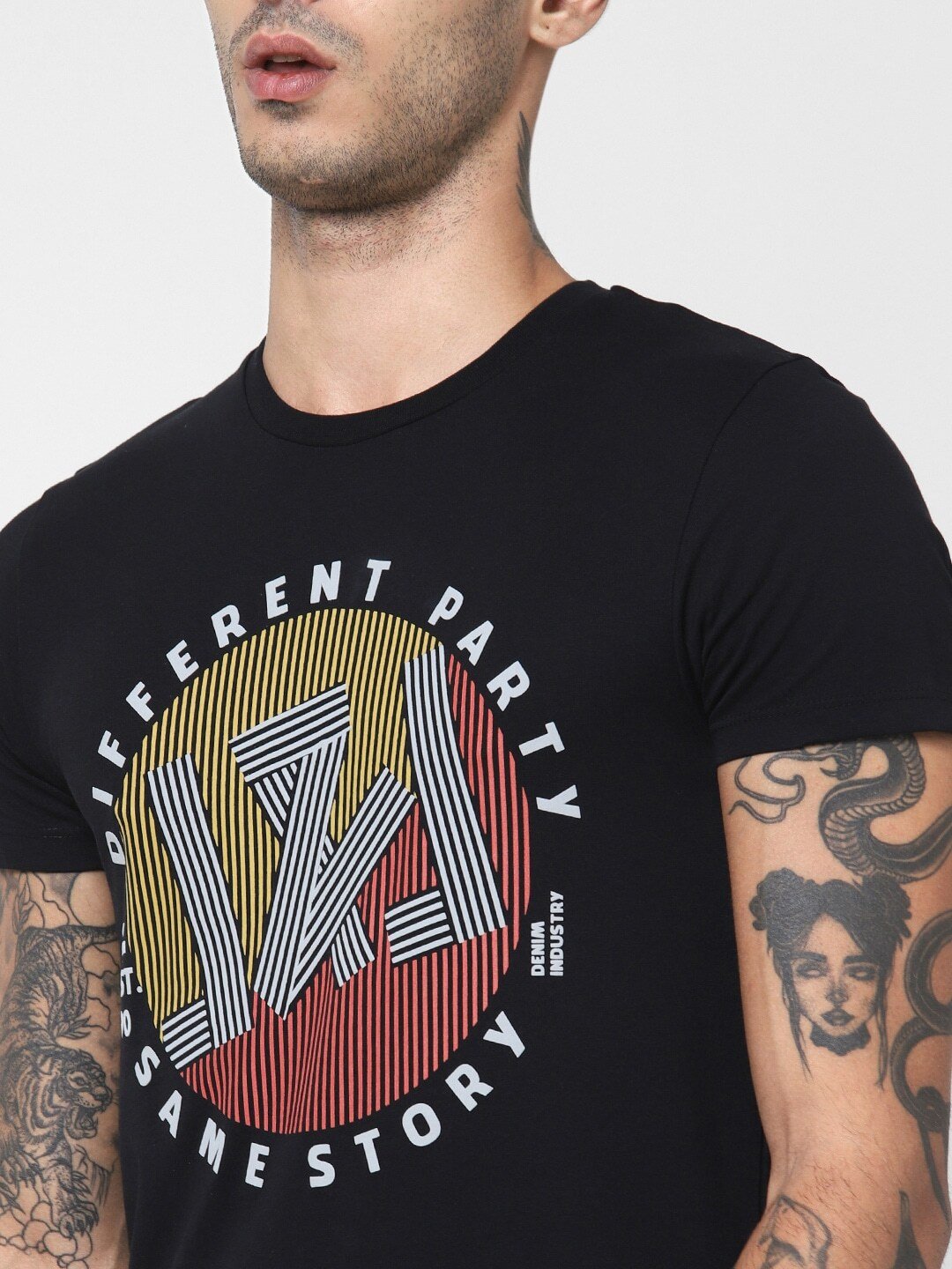 Jack Jones Men Black Slim Fit Printed Round Neck Pure Cotton T-shirt-2107477