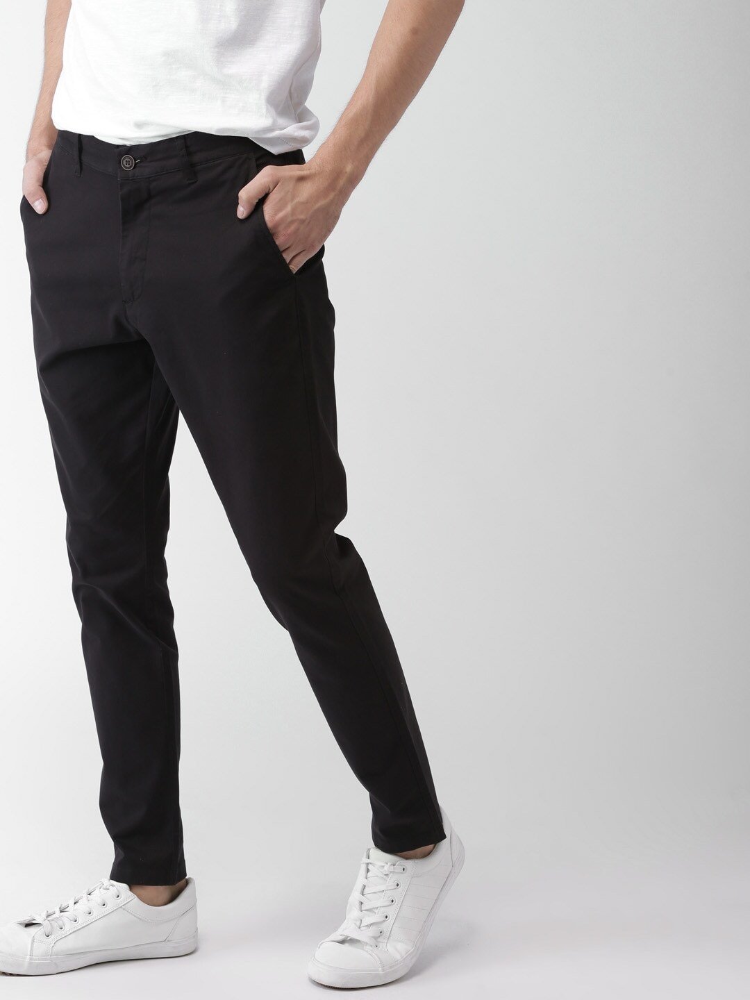 Men Black Tapered Fit Solid Chinos-2285142