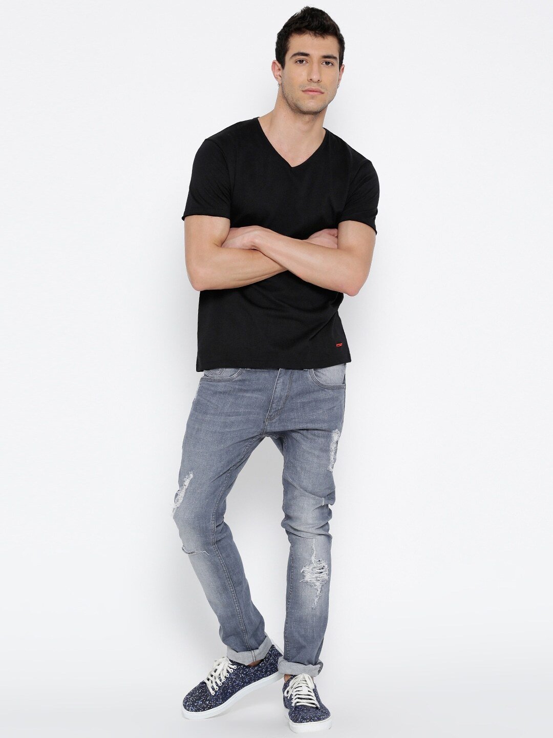 Men Black Solid V-Neck T-Shirt - Discount Store