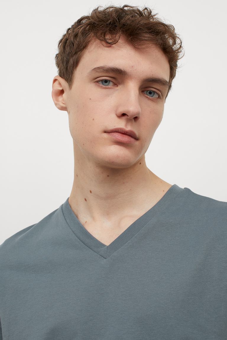 V-neck T-shirt Regular Fit-Dark grey-0763275033