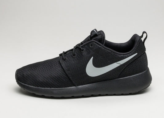 ROSHE ONE (BLACK / MATTE SILVER - FLAT SILVER)