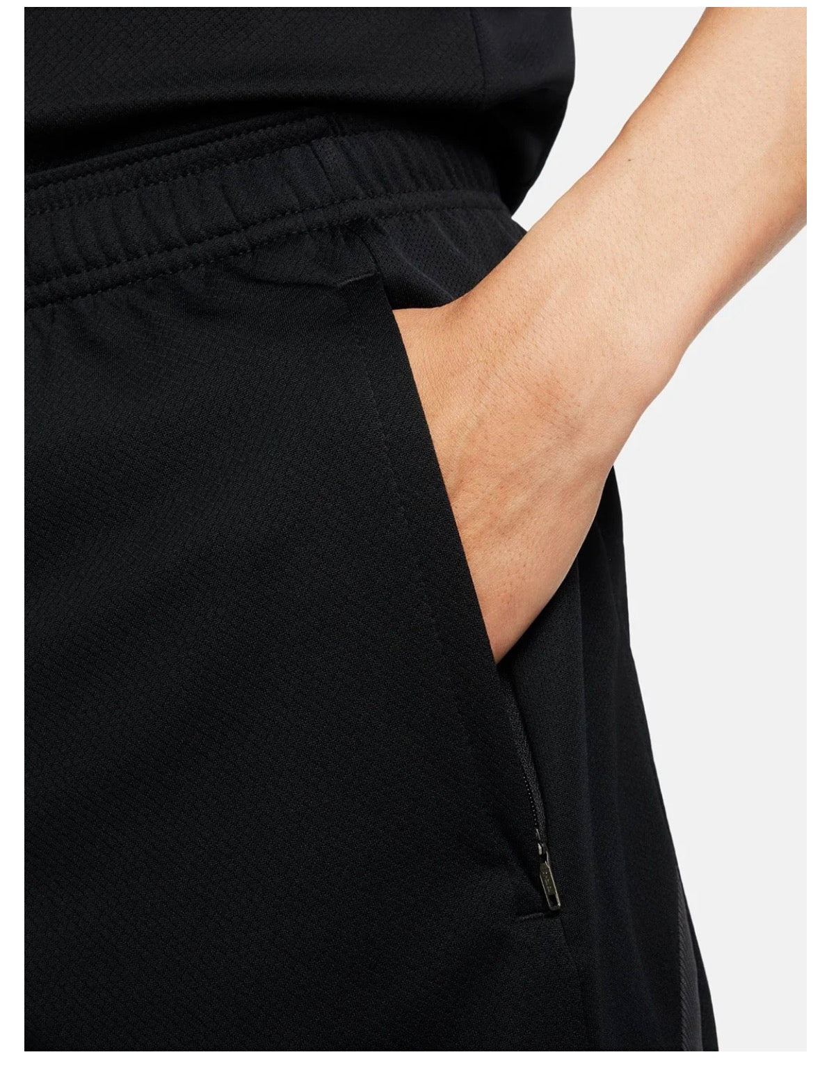 Nike Strike
Men's Dri-FIT Football Shorts -Fn2402-010