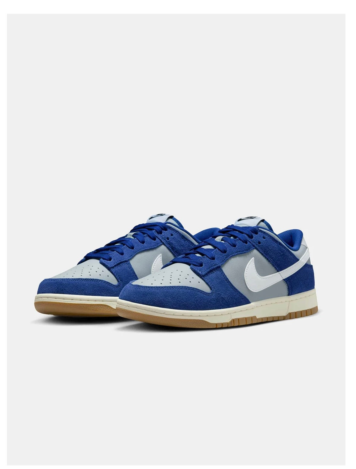 NIKE DUNK LOW RETRO SE
WOLF GREY/WHITE-DEEP ROYAL BLUE-SAIL -Ib6399 003