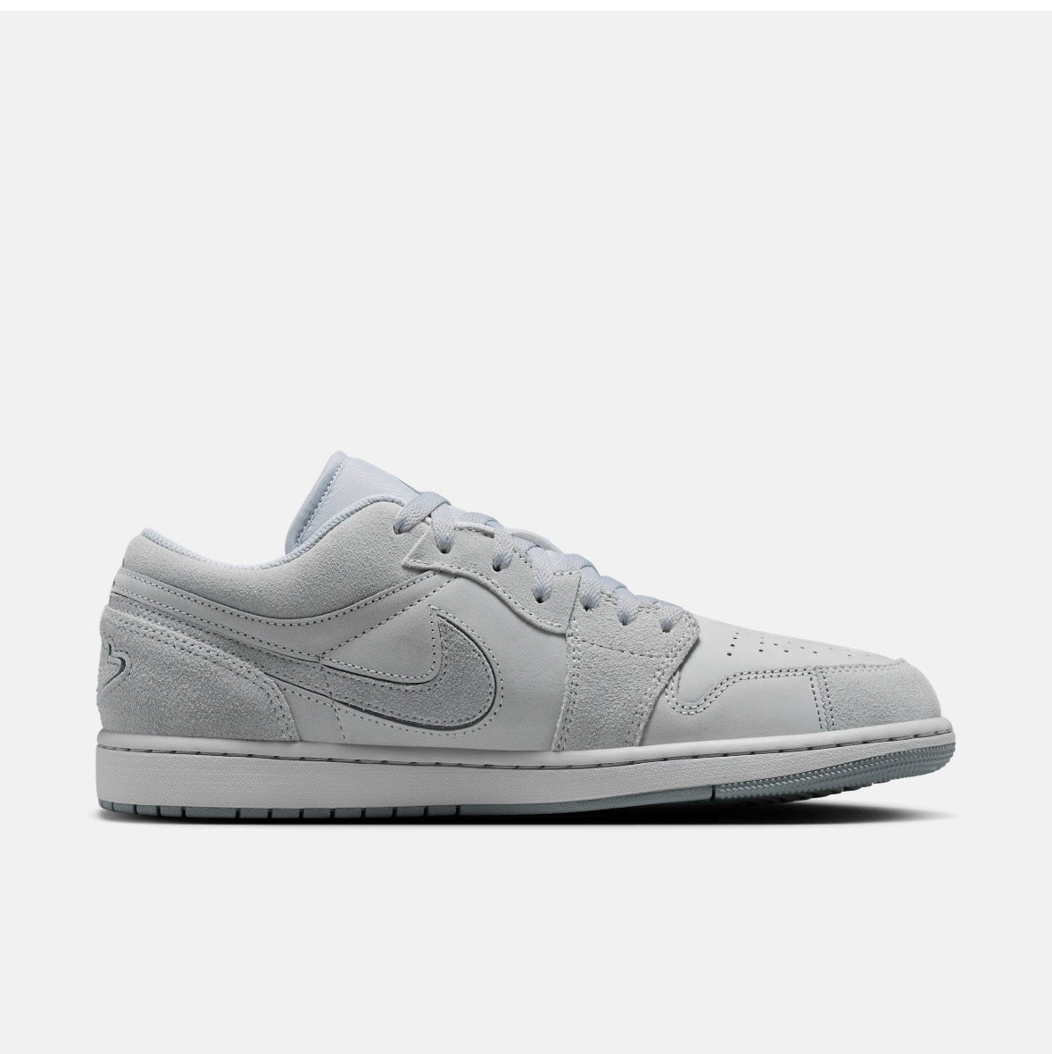 AIR JORDAN 1 LOW SE CRAFT
WOLF GREY/WOLF GREY-SMOKE GREY Ir2014 012