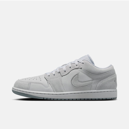 AIR JORDAN 1 LOW SE CRAFT
WOLF GREY/WOLF GREY-SMOKE GREY Ir2014 012