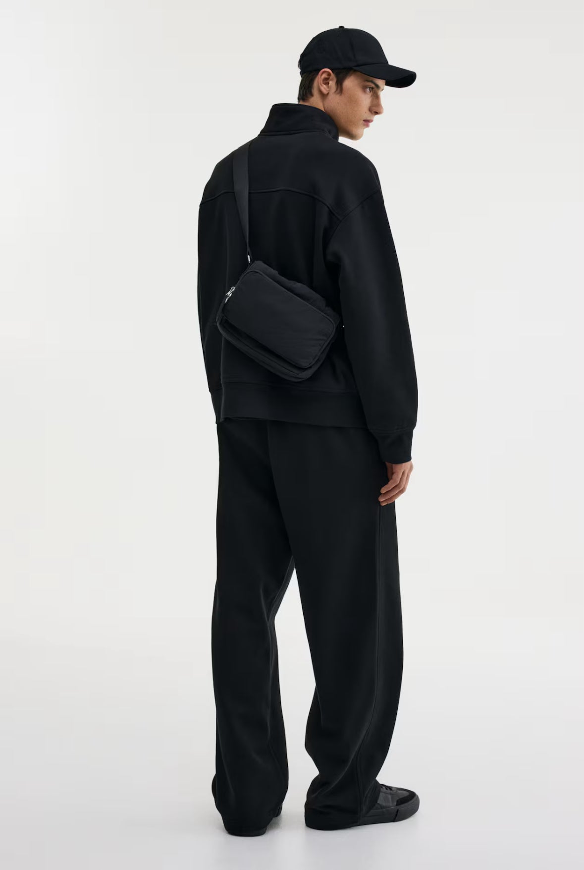 Loose Fit Sweatpants-Black-1302372001