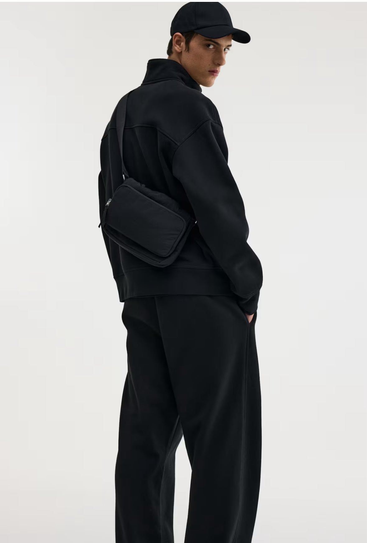 Loose Fit Sweatpants-Black-1302372001