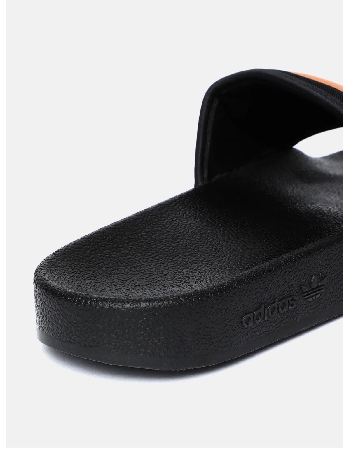 ADILETTE SLIDES Core Black / Bright Orange / Core Black -Jr3626