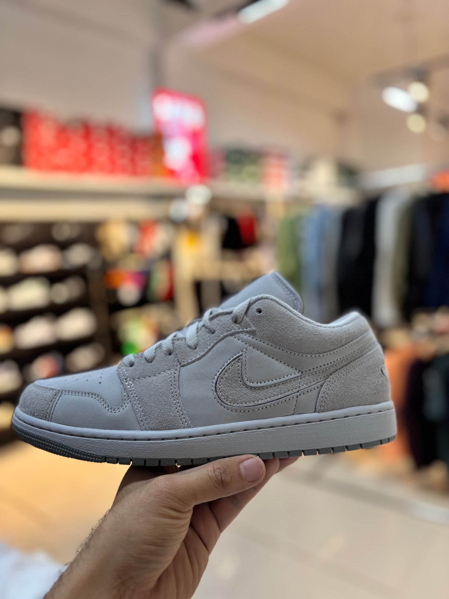 AIR JORDAN 1 LOW SE CRAFT
WOLF GREY/WOLF GREY-SMOKE GREY Ir2014 012