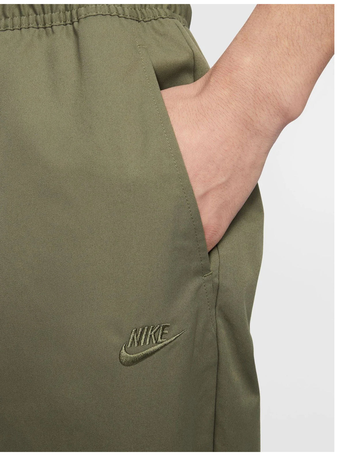 Nike club Woven Tapered Trousers