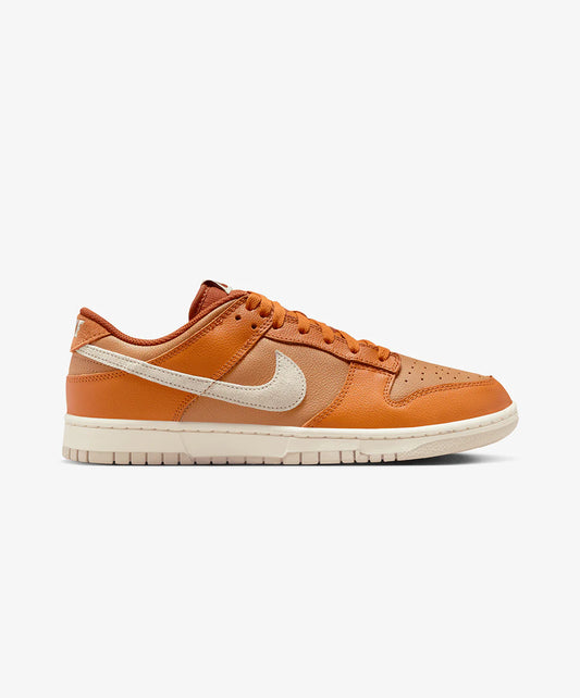 DUNK LOW RETRO
MONARCH/LT OREWOOD BRN-FLAX-DARK RUSSET -Hj9121 815