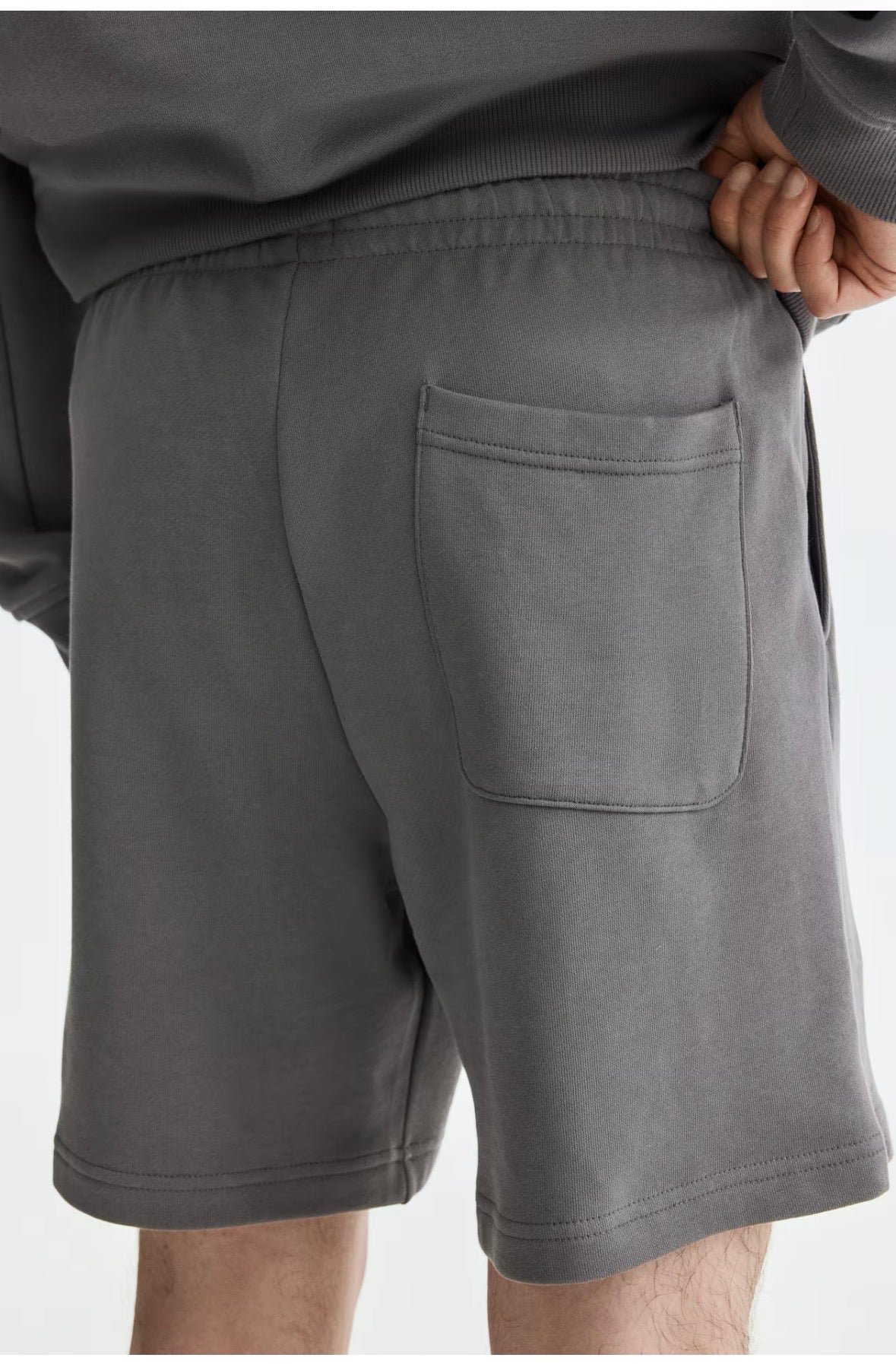 Regular fit sweatshorts -grey-1331630008