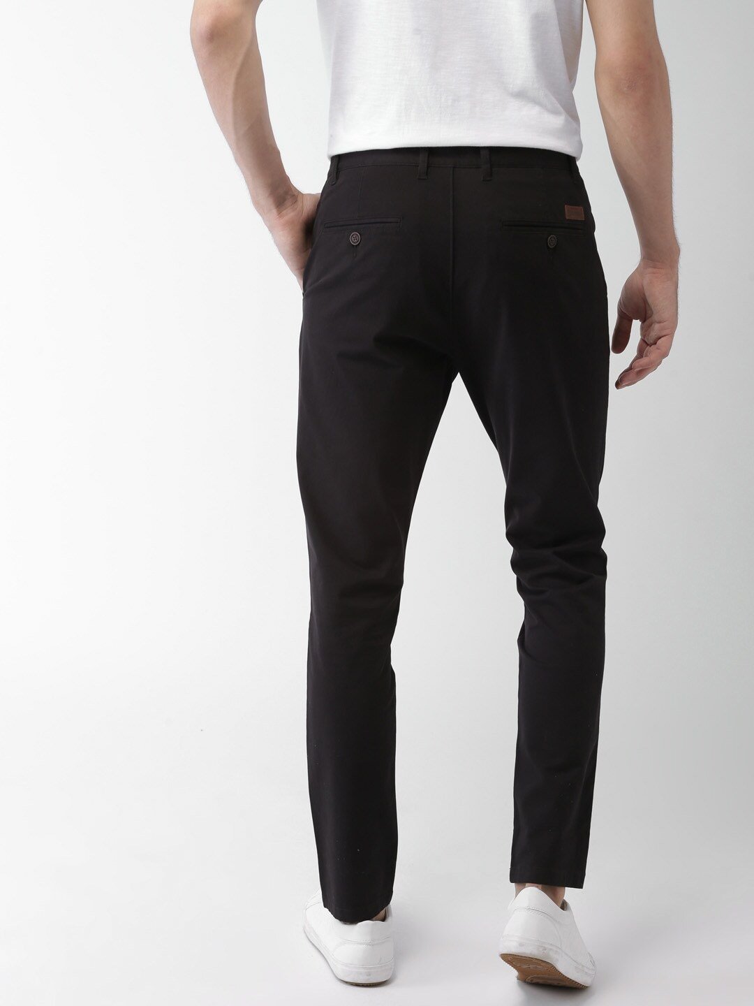 Men Black Tapered Fit Solid Chinos-2285142