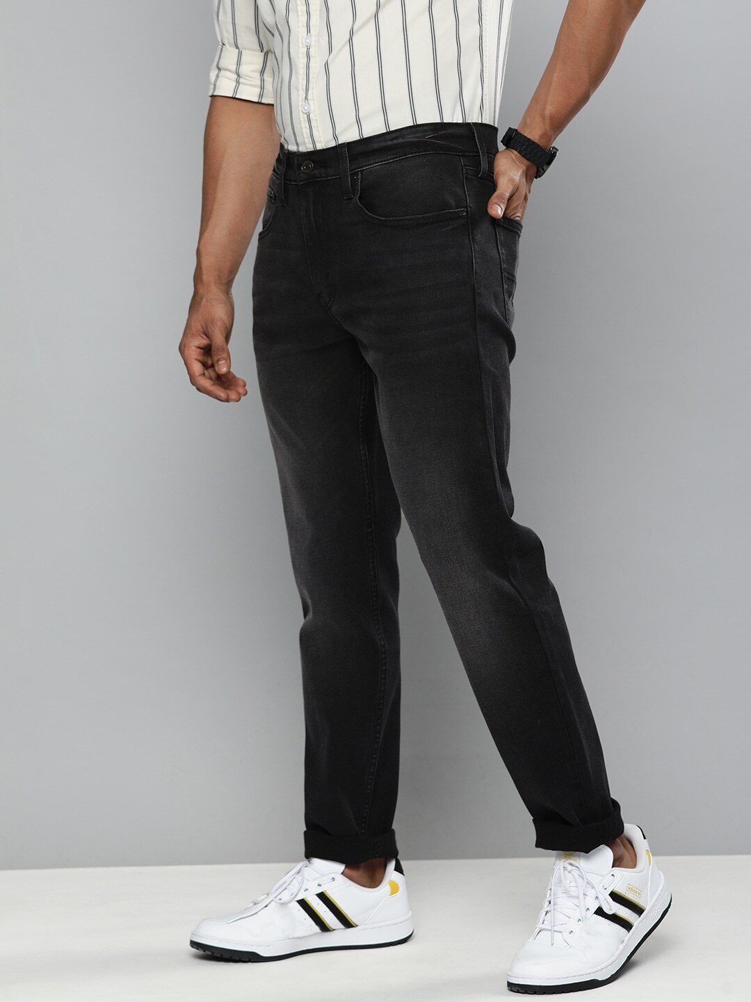 Men Black Slim Fit Mid-Rise Light Fade Jeans-36087-0514