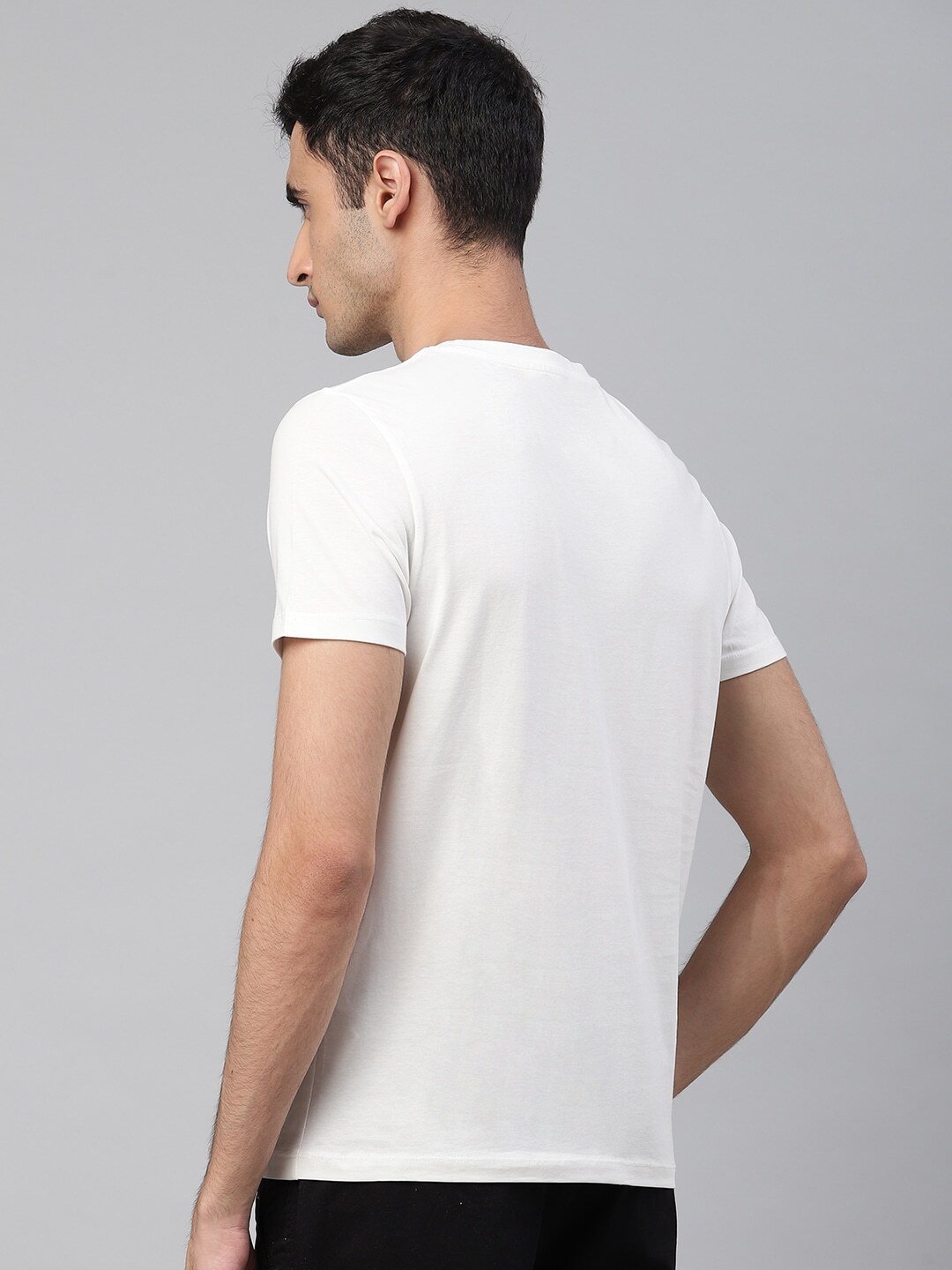 Men White Solid Round Neck T-shirt-2191212