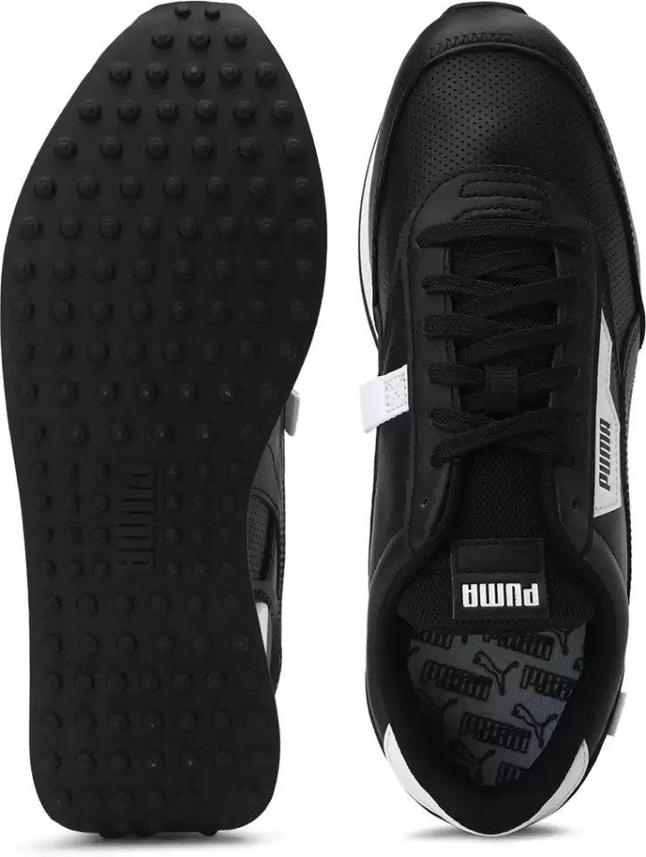 Future Rider Contrast Sneakers For Men  (Black)-37476302