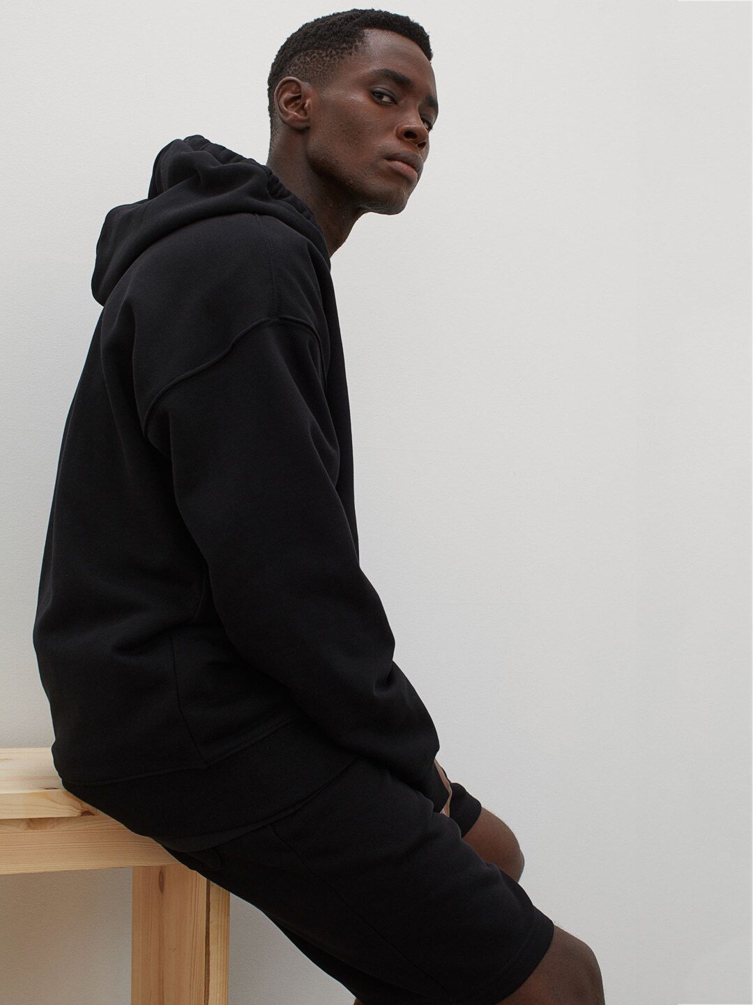 Men Black Solid Hooded Cotton Sweatshirt-0967543002012